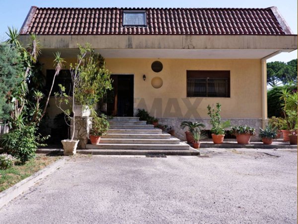 casa indipendente in vendita a Caserta in zona Acquaviva