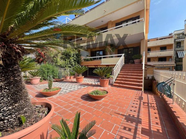 casa indipendente in vendita a Caserta in zona San Clemente