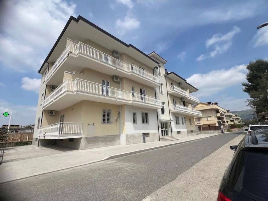 appartamento in vendita a Caserta in zona Falciano