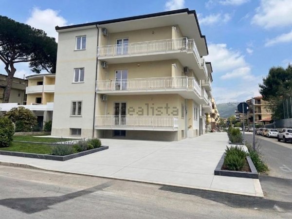 appartamento in vendita a Caserta in zona Falciano
