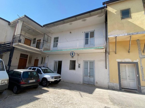casa semindipendente in vendita a Caserta in zona Acquaviva