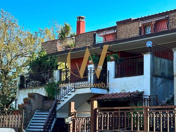 casa indipendente in vendita a Caserta in zona Sommana