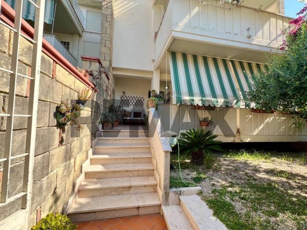 casa indipendente in vendita a Caserta in zona Puccianiello