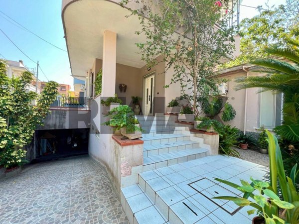 casa indipendente in vendita a Caserta in zona Puccianiello