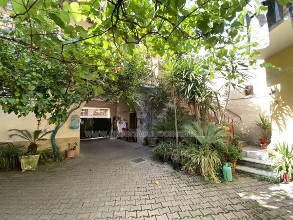 casa indipendente in vendita a Caserta