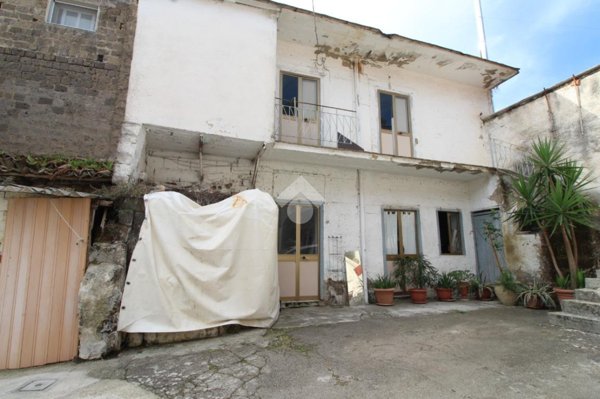 casa indipendente in vendita a Caserta in zona Puccianiello