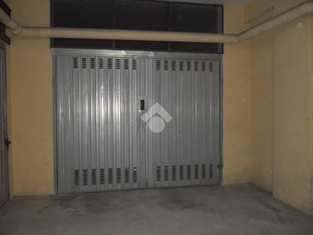 box auto in vendita a Caserta in zona Acquaviva