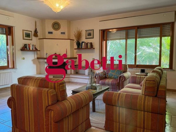 casa indipendente in vendita a Caserta in zona Casola