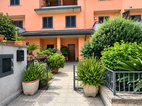 casa indipendente in vendita a Caserta in zona San Clemente