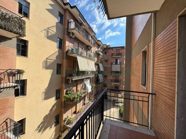 appartamento in vendita a Caserta in zona Acquaviva