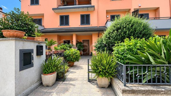 casa indipendente in vendita a Caserta in zona San Clemente