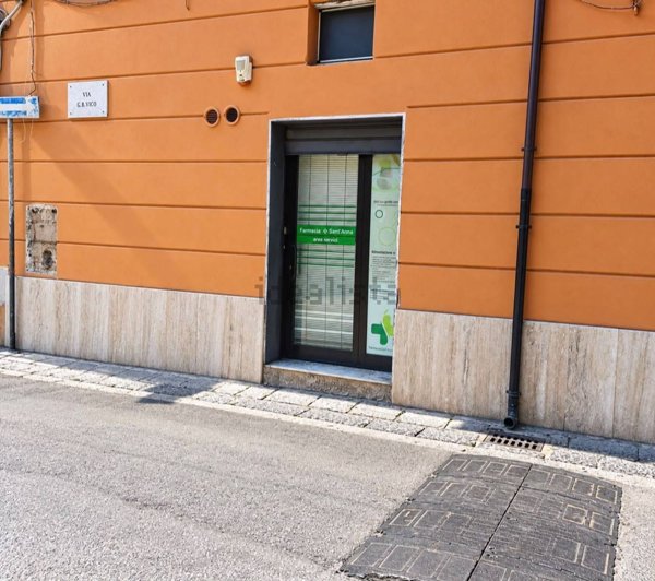 locale commerciale in vendita a Caserta in zona Centro Città