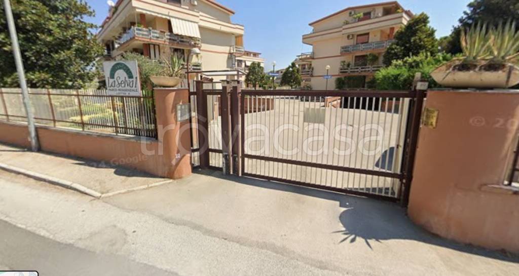 box auto in vendita a Caserta in zona Acquaviva