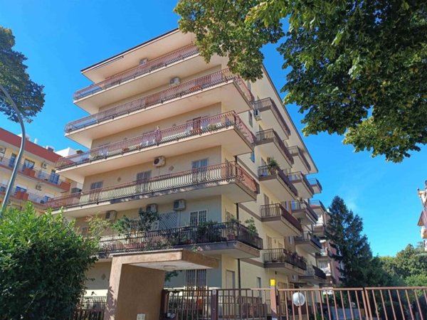 appartamento in vendita a Caserta in zona Michelangelo