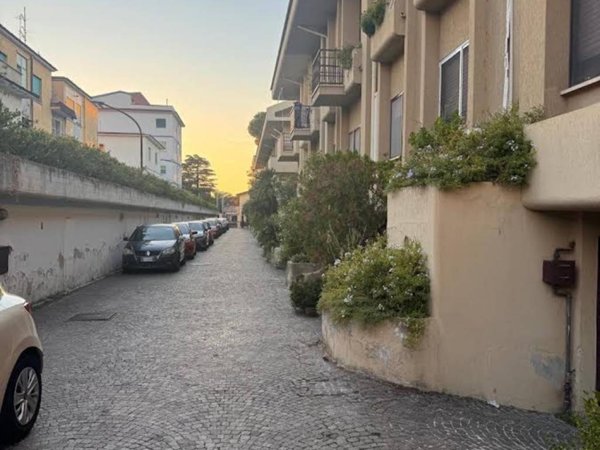 casa indipendente in vendita a Caserta in zona Ospedale