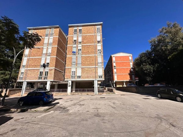 appartamento in vendita a Caserta in zona Michelangelo