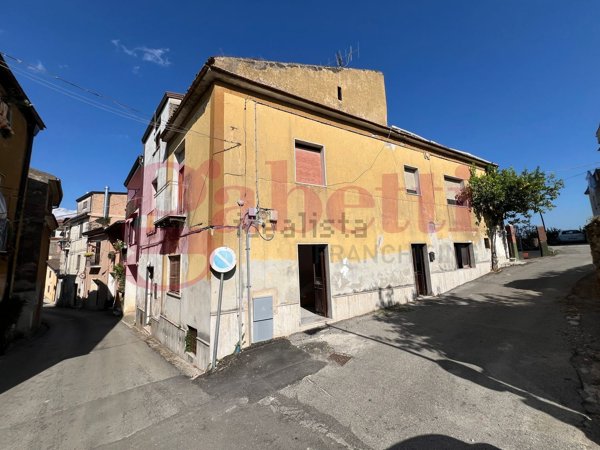 casa semindipendente in vendita a Castel Campagnano