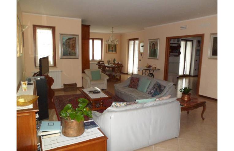 casa indipendente in vendita a Castel Campagnano