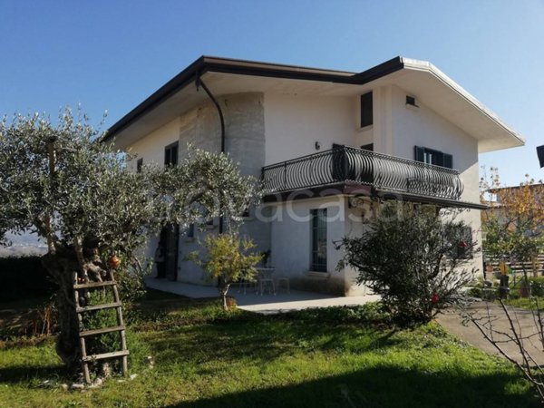 casa indipendente in vendita a Castel Campagnano