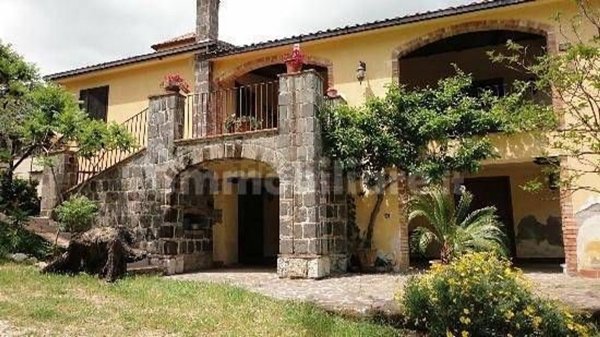 pentavano in vendita a Castel Campagnano