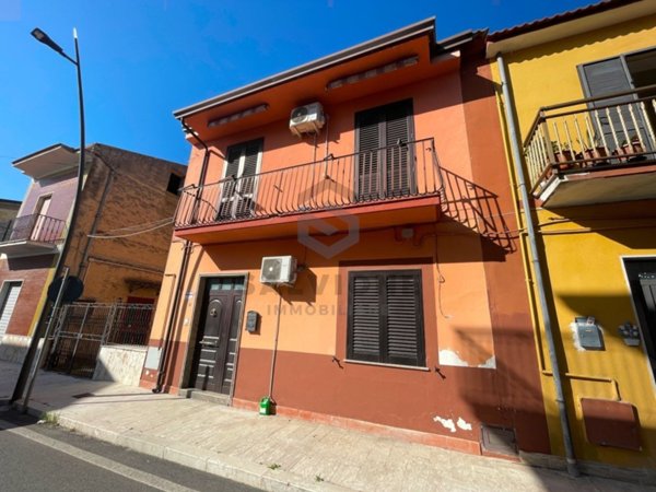 casa indipendente in vendita a Castel Campagnano