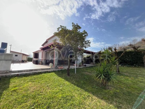 casa indipendente in vendita a Castel Campagnano in zona Squille