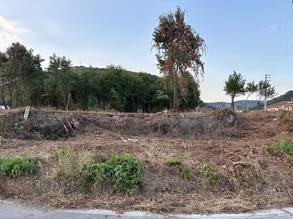 terreno edificabile in vendita a Castel di Sasso