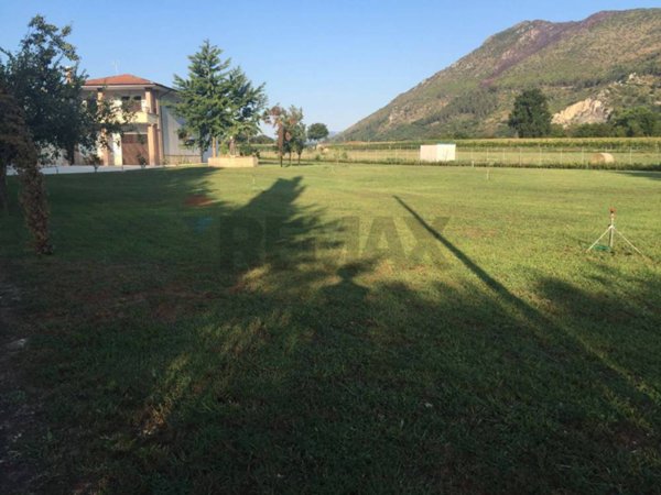 casa indipendente in vendita a Castel di Sasso