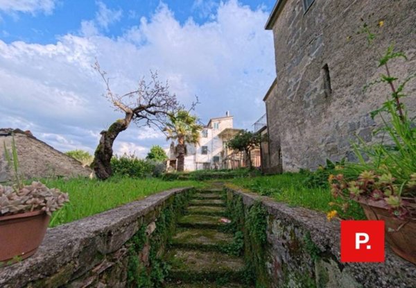casa indipendente in vendita a Castel di Sasso