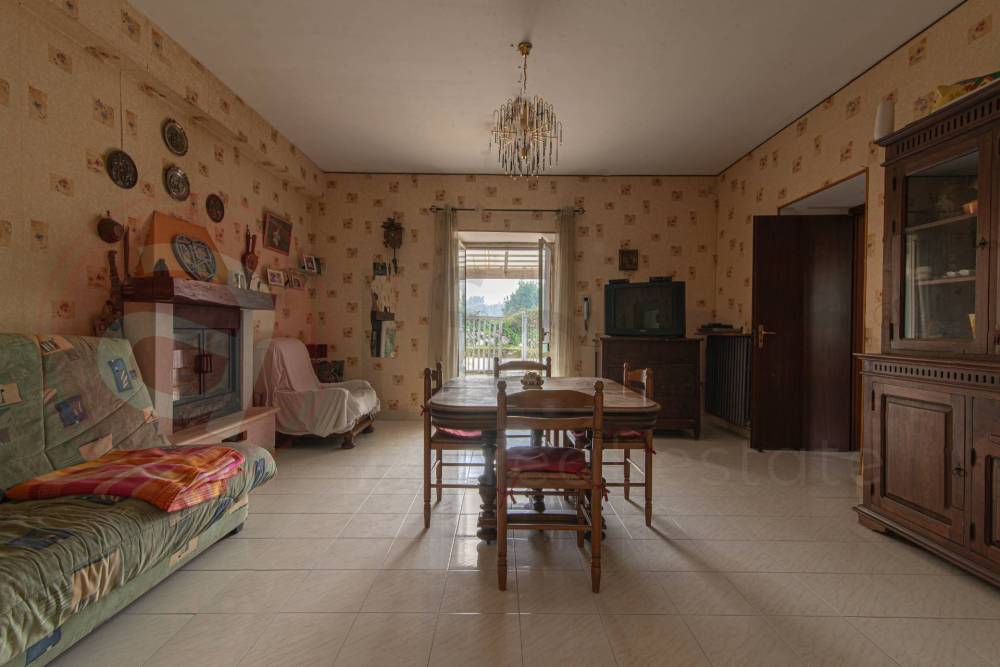 casa indipendente in vendita a Castel di Sasso