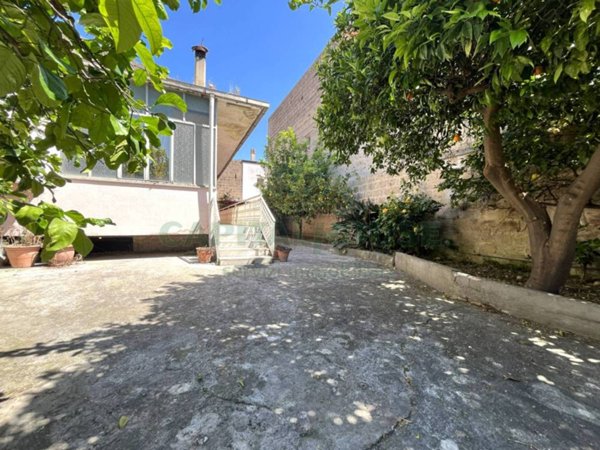 casa indipendente in vendita a Castel di Sasso