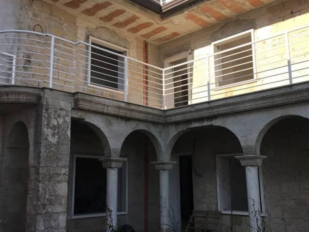 casa indipendente in vendita a Castel Morrone in zona Annunziata
