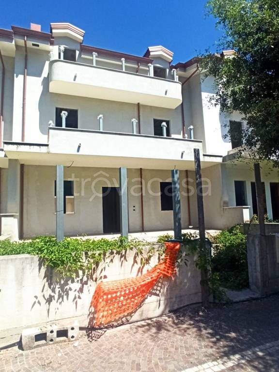 casa indipendente in vendita a Castel Morrone