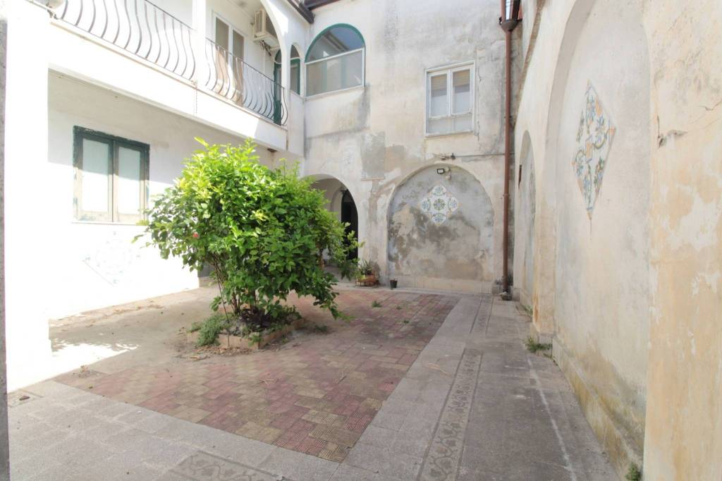 casa indipendente in vendita a Castel Morrone