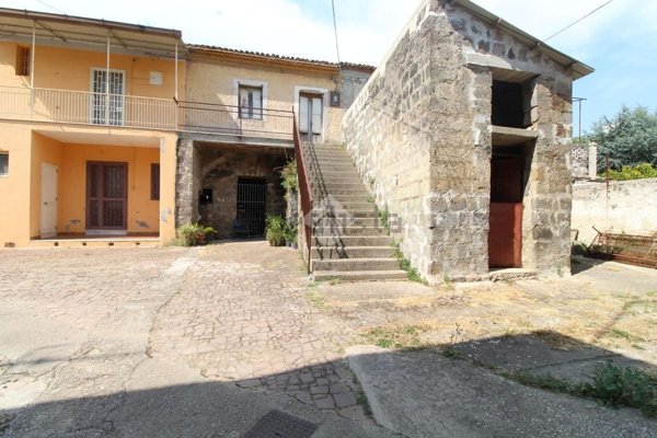 quadrivano in vendita a Castel Morrone