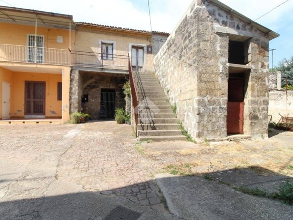 quadrivano in vendita a Castel Morrone