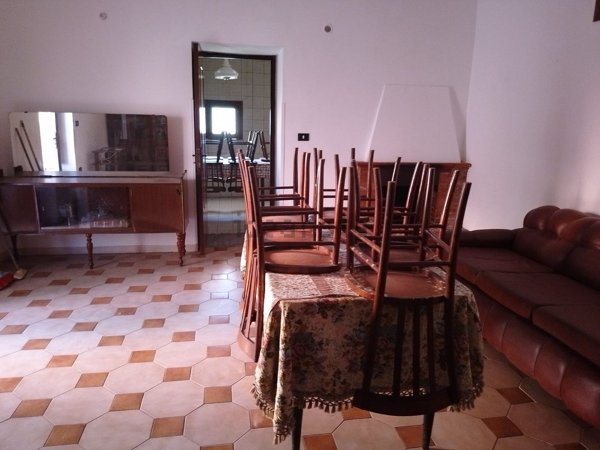 pentavano in vendita a Castel Morrone in zona Annunziata