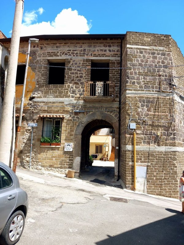 casa indipendente in vendita a Castel Morrone
