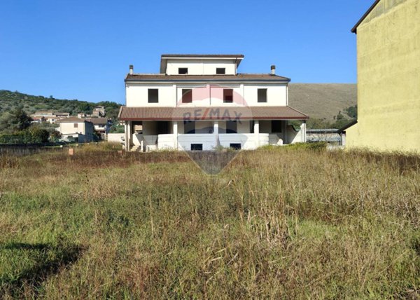 casa indipendente in vendita a Castel Morrone in zona Annunziata