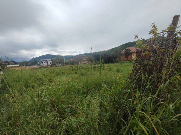 terreno edificabile in vendita a Castel Morrone