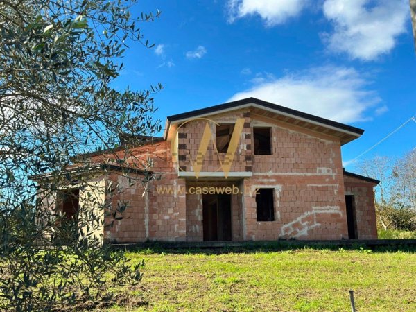 casa indipendente in vendita a Castel Morrone