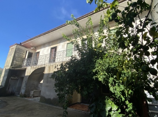 casa indipendente in vendita a Castel Morrone in zona Annunziata