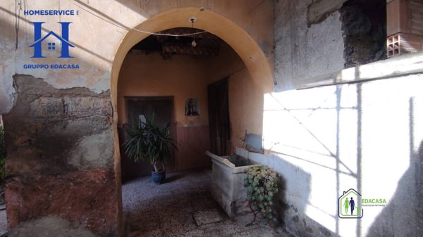 casale in vendita a Castel Morrone in zona Largisi