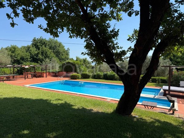 casa indipendente in vendita a Castel Morrone