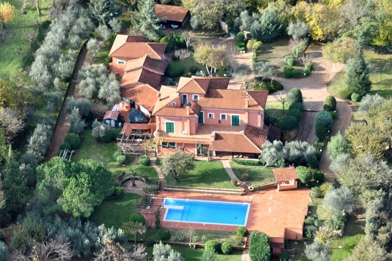 casa indipendente in vendita a Castel Morrone in zona Torone
