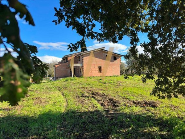 casa indipendente in vendita a Castel Morrone