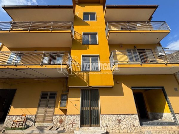 appartamento in vendita a Castel Morrone in zona Torone