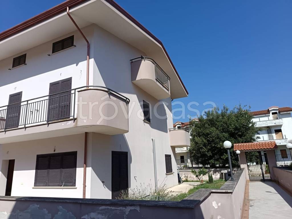casa indipendente in vendita a Castel Morrone in zona Torone