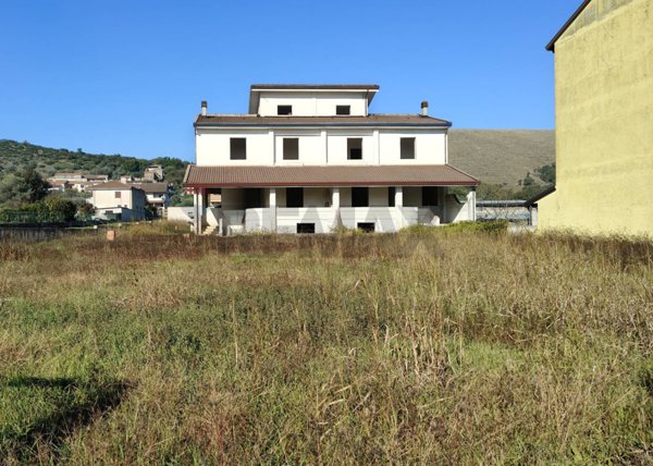 casa indipendente in vendita a Castel Morrone in zona Torone