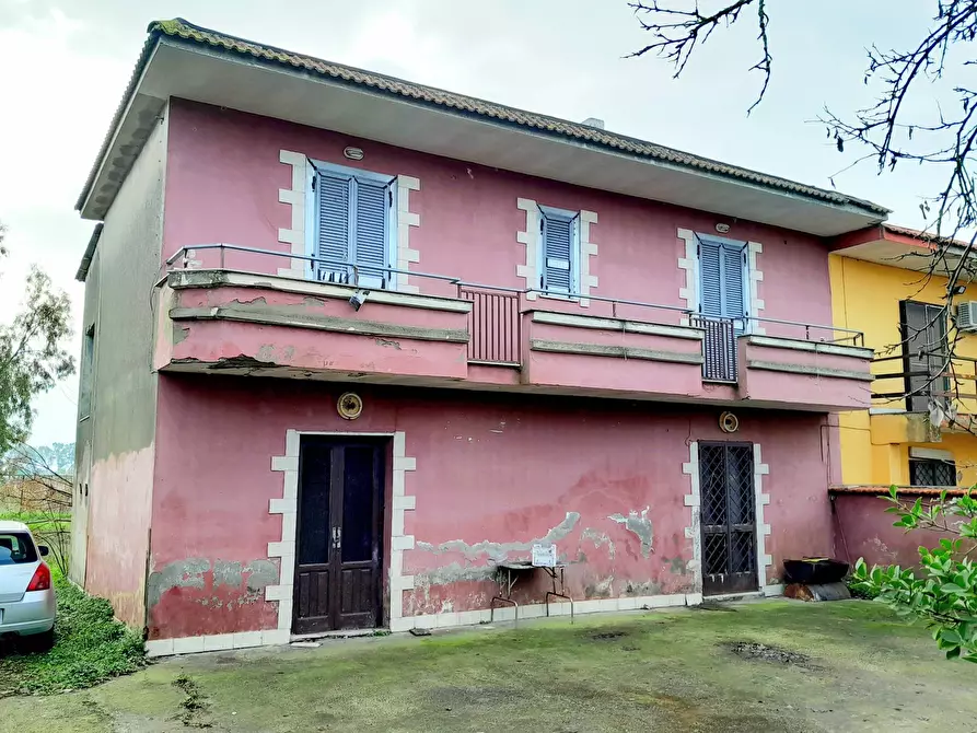 casa indipendente in vendita a Castel Volturno
